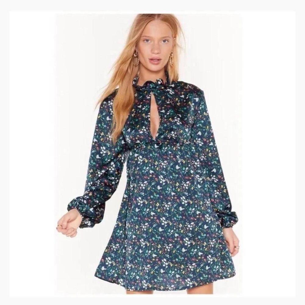 Nasty-gal Women's Babydoll Flower Mini Dress with long sleeves & keyhole US 2